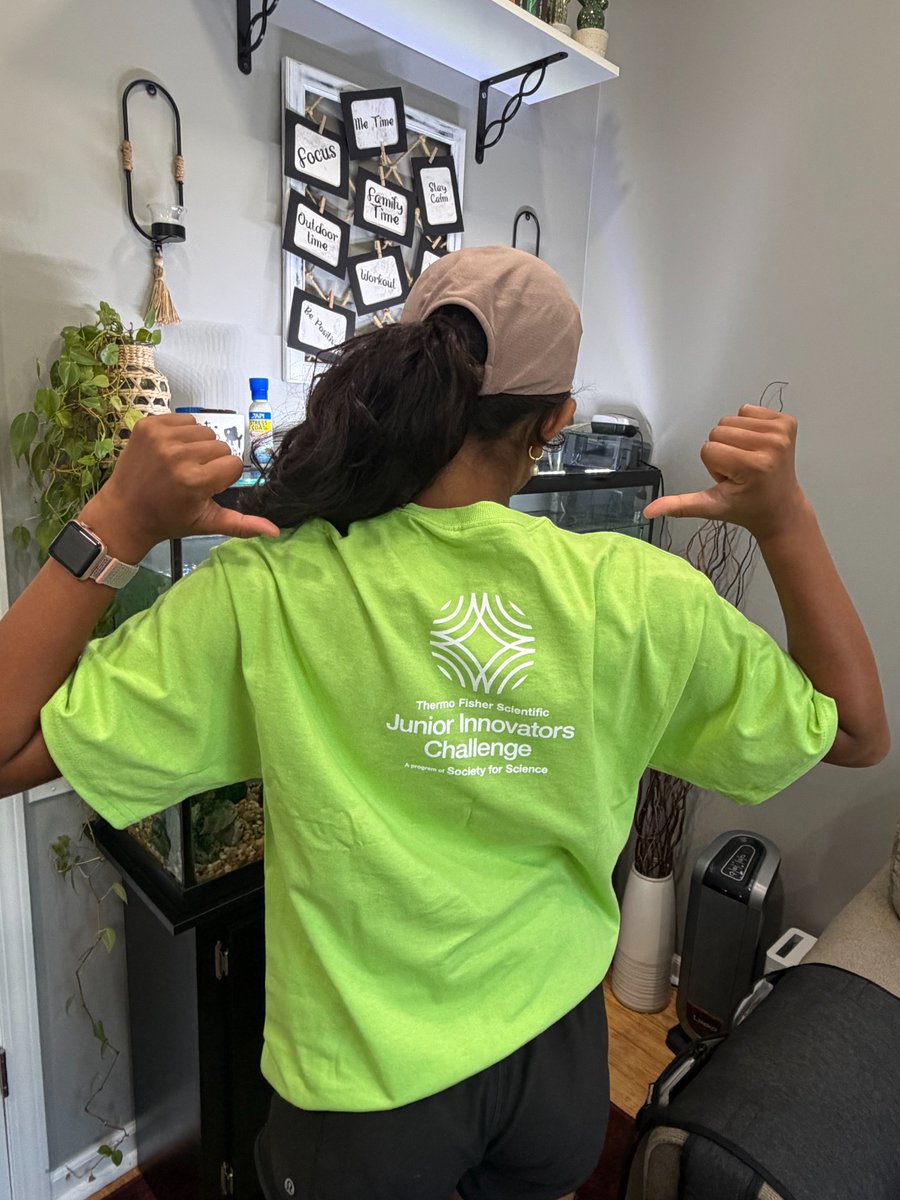 VolunteerVibe's tweet photo. July 6th, Excited to receive my Junior Innovators Challenge T-shirt! It's an honor to be part of this incredible community of young innovators. Grateful for the opportunity to continue exploring science, conducting research, and making an impact through STEM! https://t.co/wujLxFoPp2