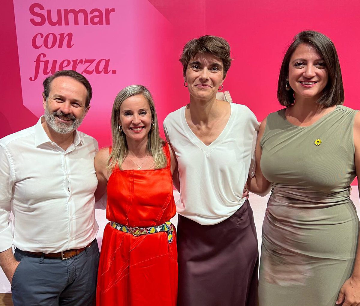 PartidoVerde_es's tweet photo. Enhorabuena @rosa_mr_ y @m_barbero por vuestra nueva etapa al frente de Movimiento Sumar. 

Continuaremos colaborando para que el Espacio Verde tenga cada día una mayor presencia en las instituciones. https://t.co/zLMJPkhjQn