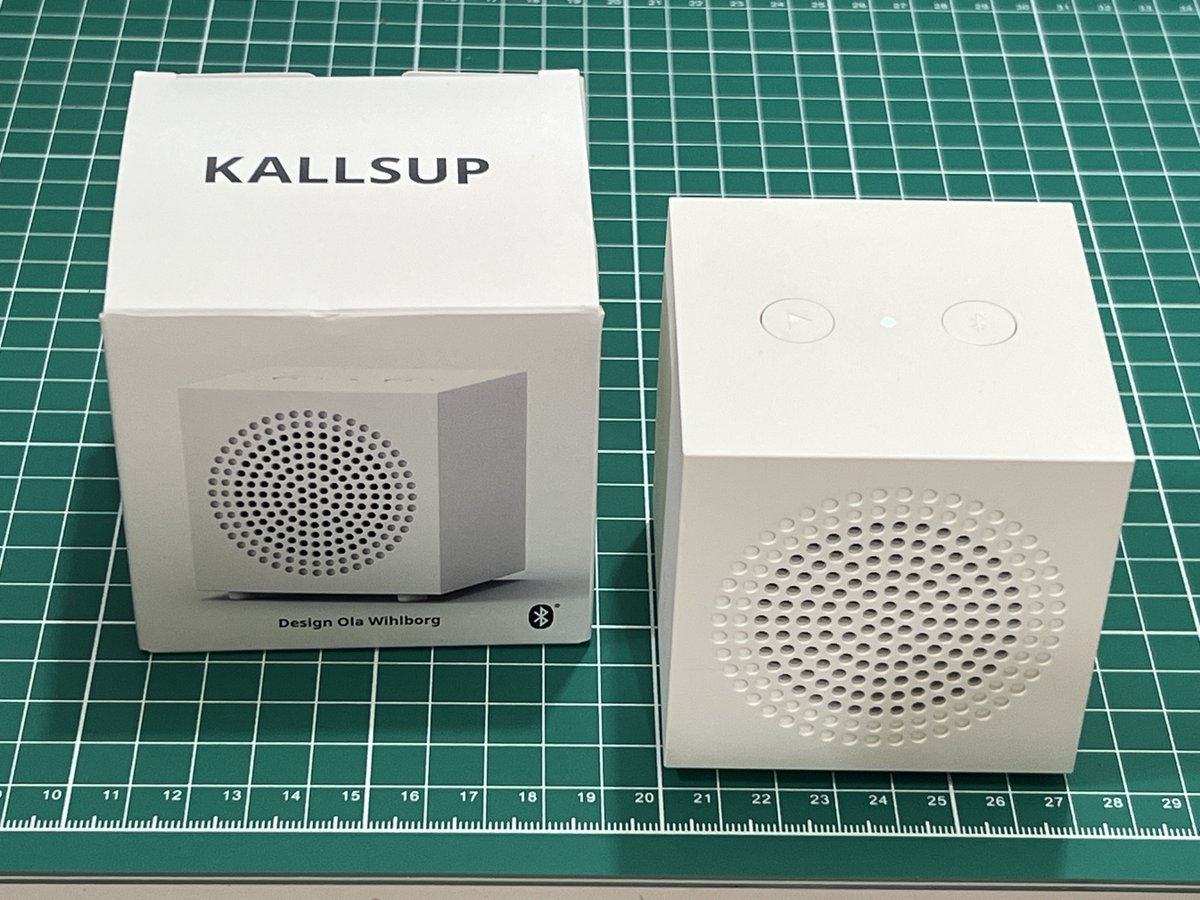 jp3egu_js6sml's tweet photo. IKEAのBluetoothスピーカーを入手しました。1000円以内でした。
在庫は結構ありました。
気になる音質は値段の割には十分だと思います。中音域が目立ちますが、ボリュームを上げれば低音もしっかり出ます。
ただAUX端子が付いていないので、無線機で使うには一手間かかります。 https://t.co/FP8gG8HXqr