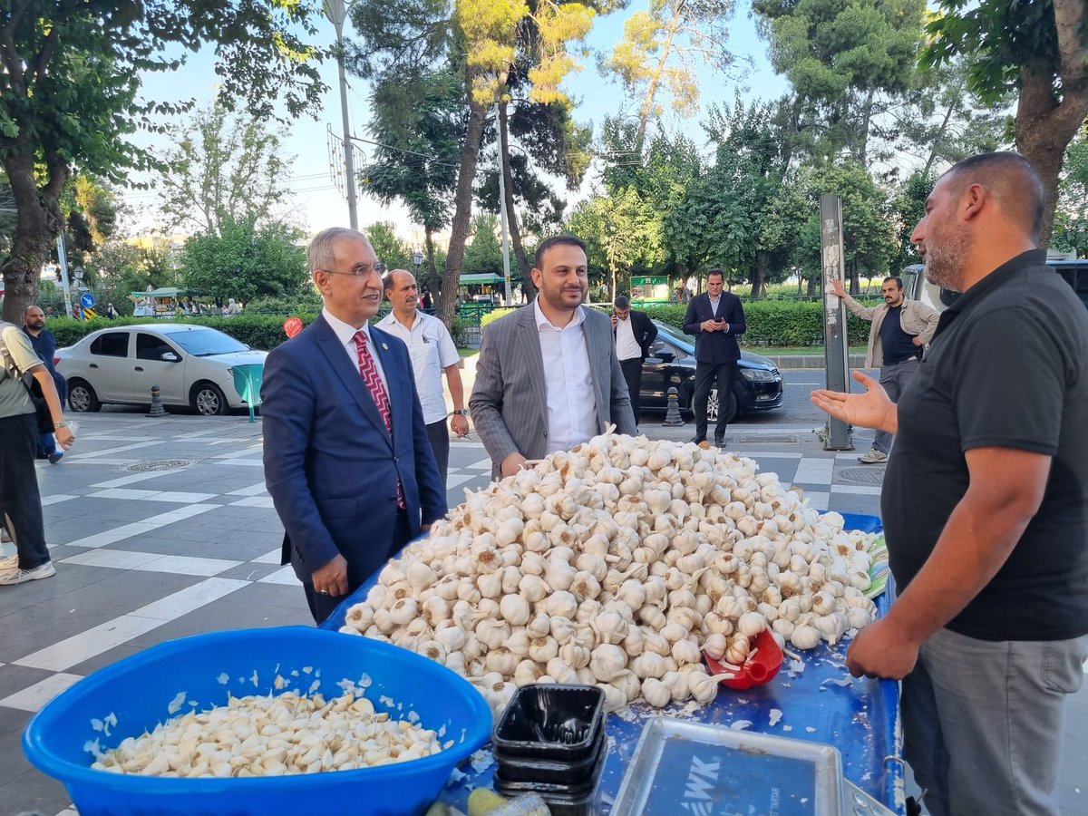 mbagmanci63's tweet photo. İslam İşbirliği Teşkilatı Parlamento Birliği Komisyonu Başkanı ve Şanlıurfa Milletvekilimiz Sn. Prof. Dr. Abdürrahim Dusak ile birlikte,

Bahçelievler bölgesindeki esnaf ve vatandaşlarımızla bir araya geldik.

#AKHaliliye #AKParti #MustafaBağmancı #Şanlıurfa #Ankara #Göbeklitepe #Haliliye #Karaköprü #Eyyübiye #Harran #Akçakale 

@RTErdogan @abuyukgumus @bybekirbozdag @acarfaruka @AKGMTeskilat @hakanaksu058 @farukaytek @ensartopcu @ProfDrDusak @milhamigunbegi @fatmaocak0663 @MDOGANSALAR_TR @AkHaliliiye @AkHaliliyeKadin @akgenchaliliyee