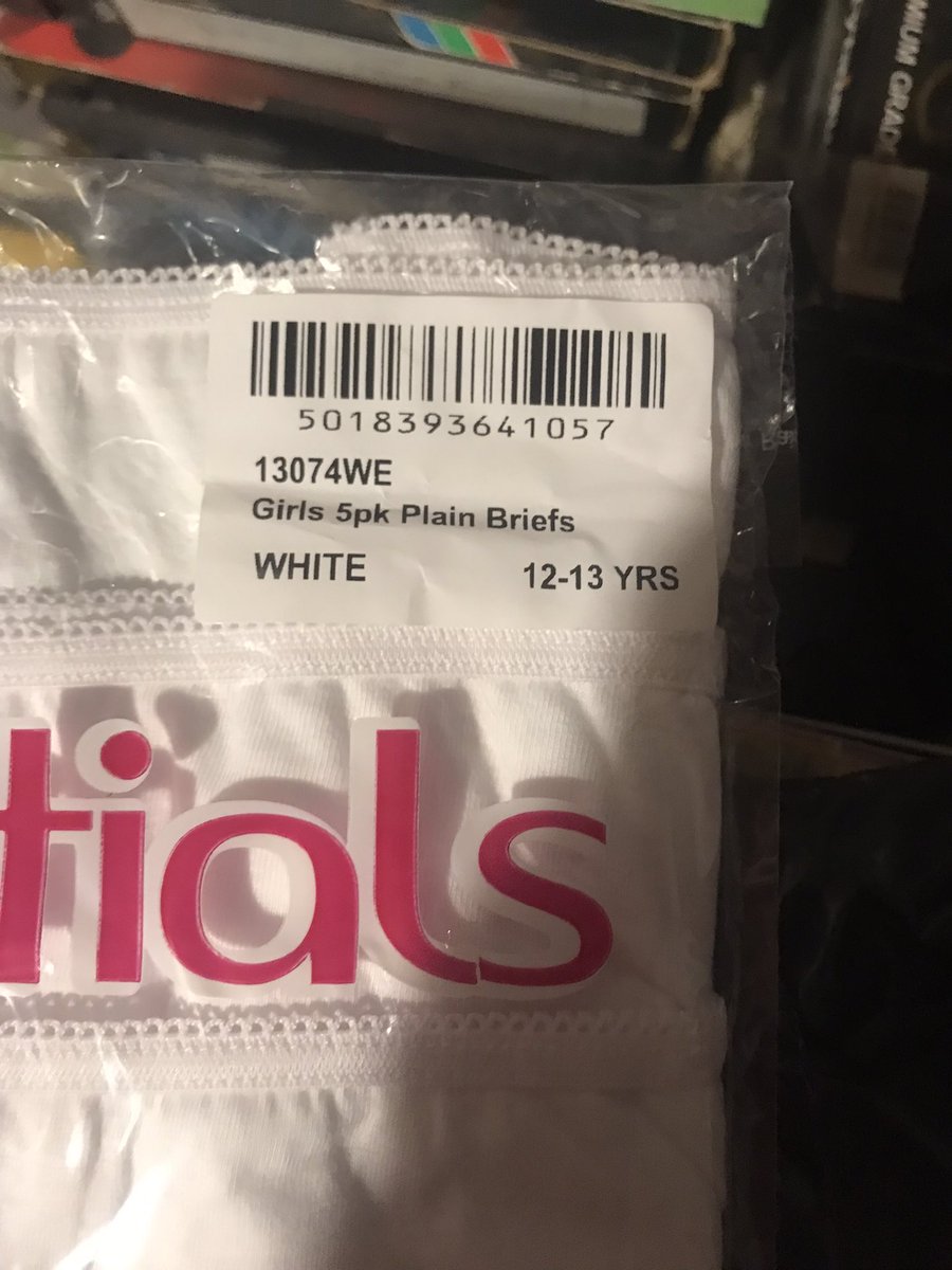 majorjhonandre1's tweet photo. @eltercerojo I was just wondering if your wearing white cotton schoolgirl knickers like these underneath your school skirt https://t.co/ywnjguk7HC