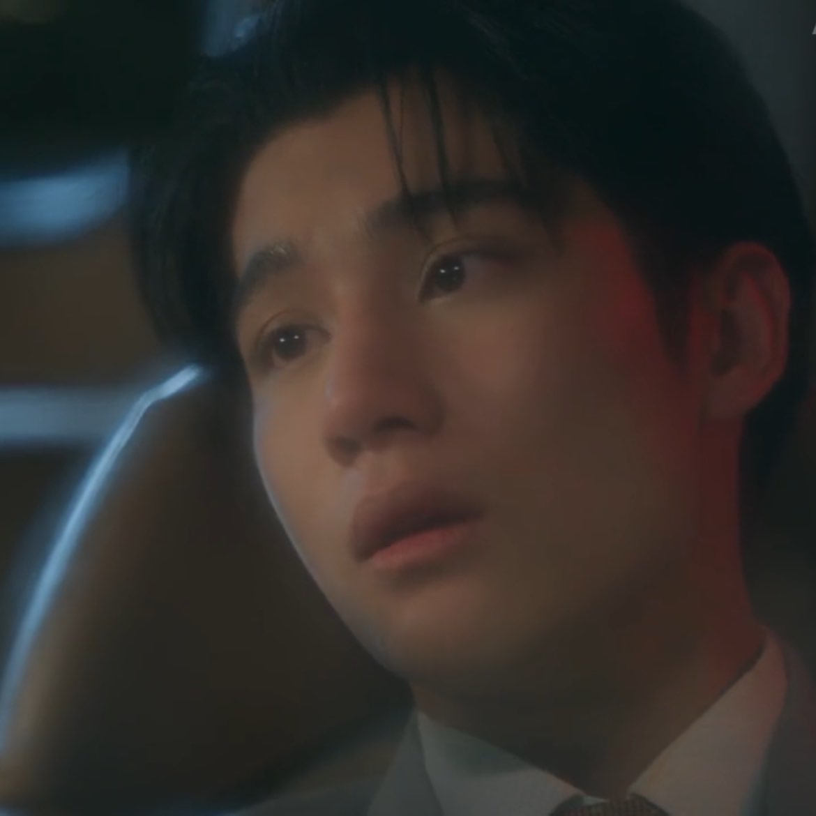 GELB0I's tweet photo. phob real as hell cus i would also overthrow an entire monarchy for this face likee…..

#อรุณรุ่งEP4 https://t.co/ZlZI42xLo4