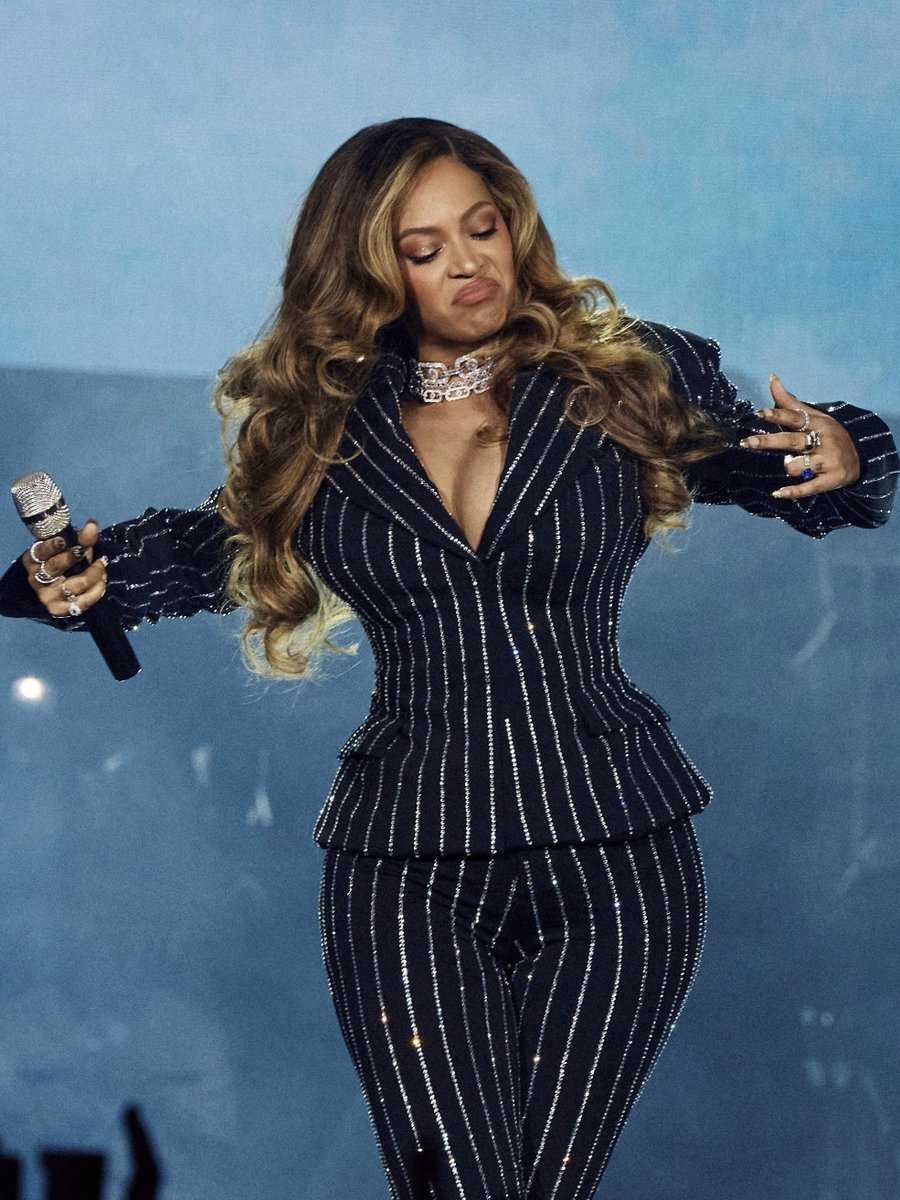 beyzhive's tweet photo. cinched for the gawds https://t.co/Hb24Sgo1Rt