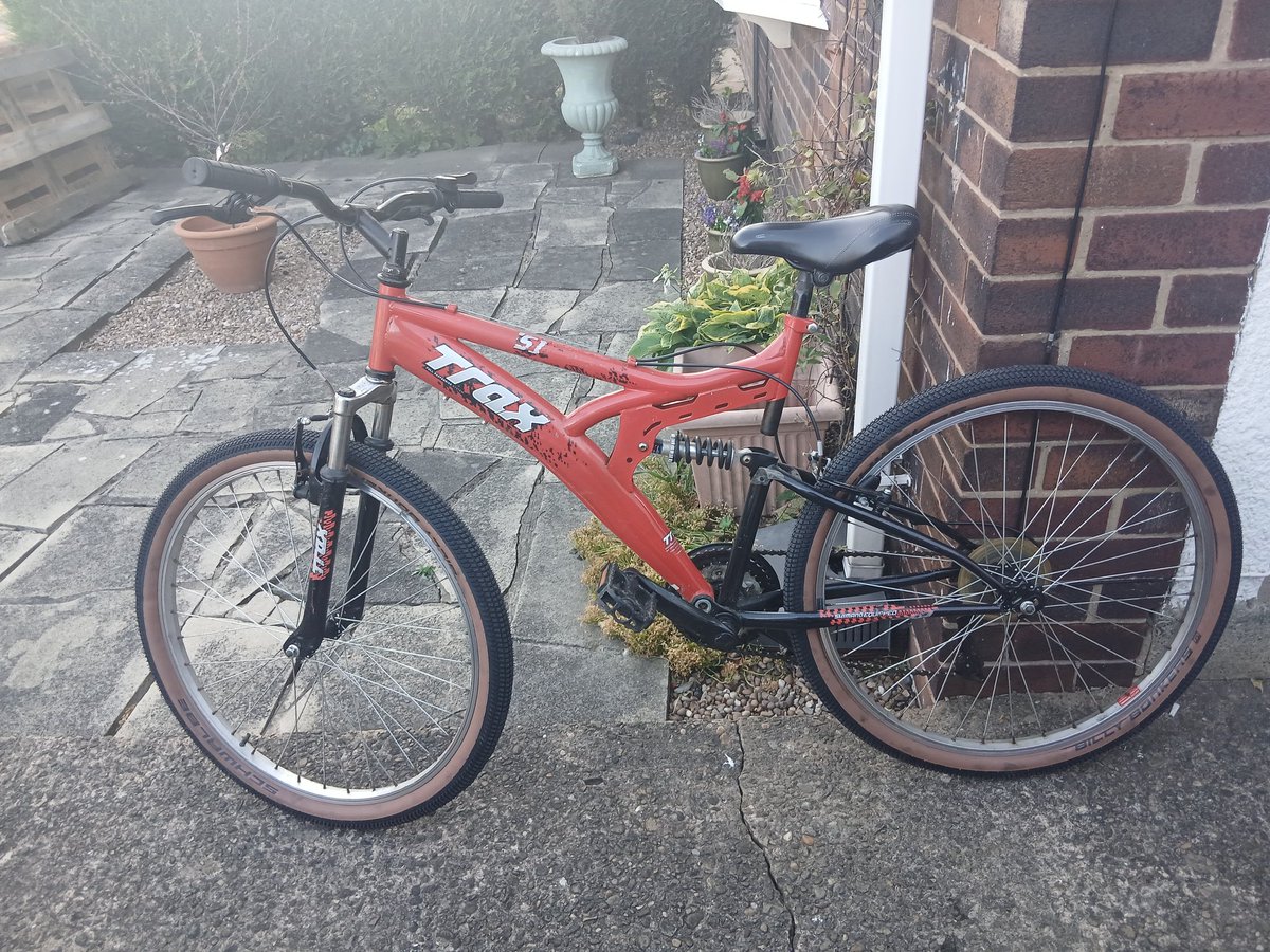 ChrisHyomes's tweet photo. Been a long time, (too long) since I tinkered with a bike, so far pleased with the results. https://t.co/wgBf3sEfZg