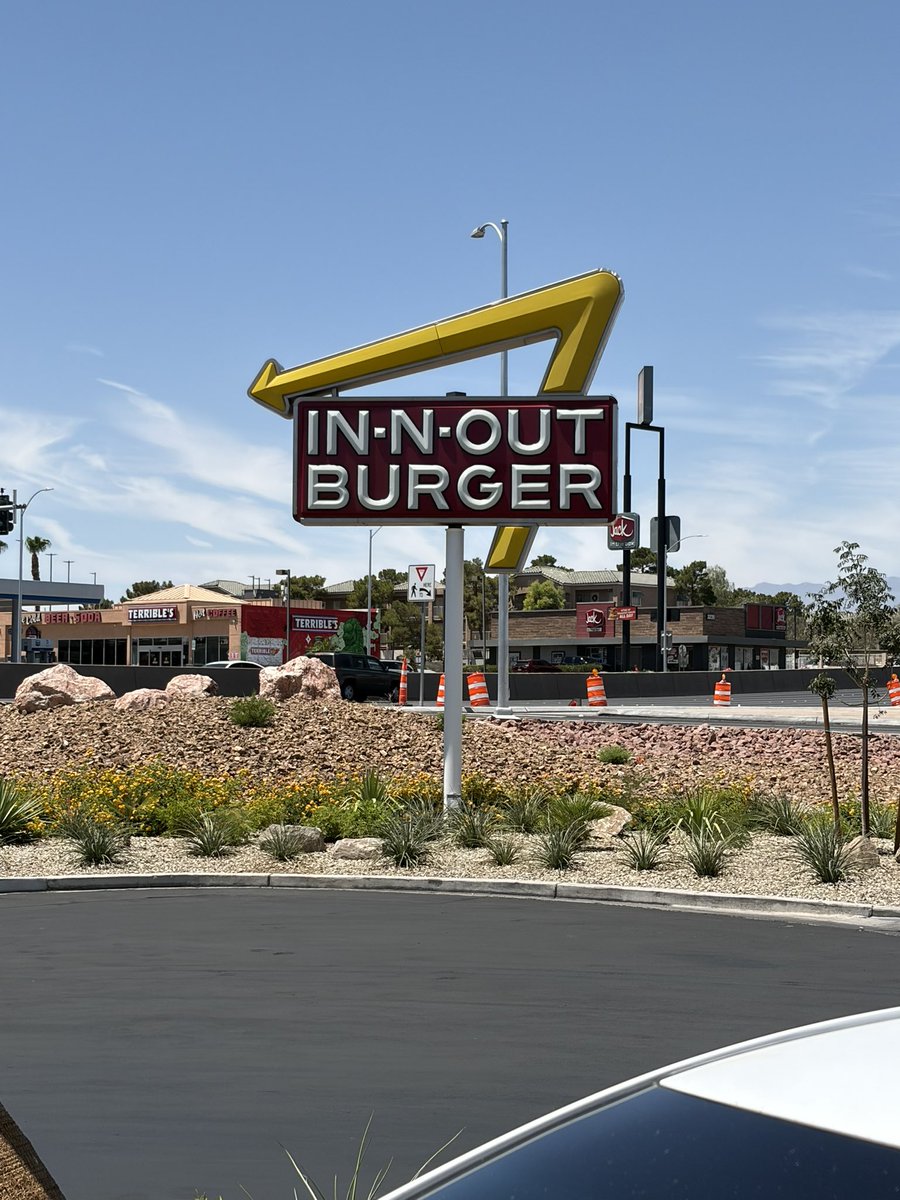 SeanMichael870's tweet photo. When in Vegas. https://t.co/SMQNKYcPTx