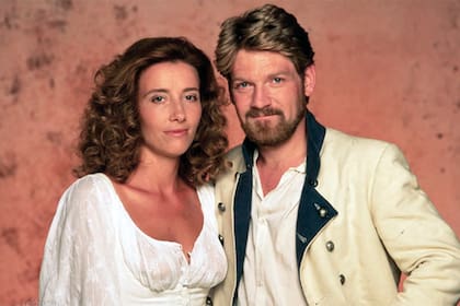 alroha10's tweet photo. En el periodo que va de finales de los 80 hasta mediados de los 90, es muy probable que no exista una pareja cinematográfica que haya funcionado tan bien como lo hicieron Emma Thompson y Kenneth Branagh. Nos regalaron 4 deliciosas películas juntos, y qué pena que no fueran más... https://t.co/wRLGltLLuj