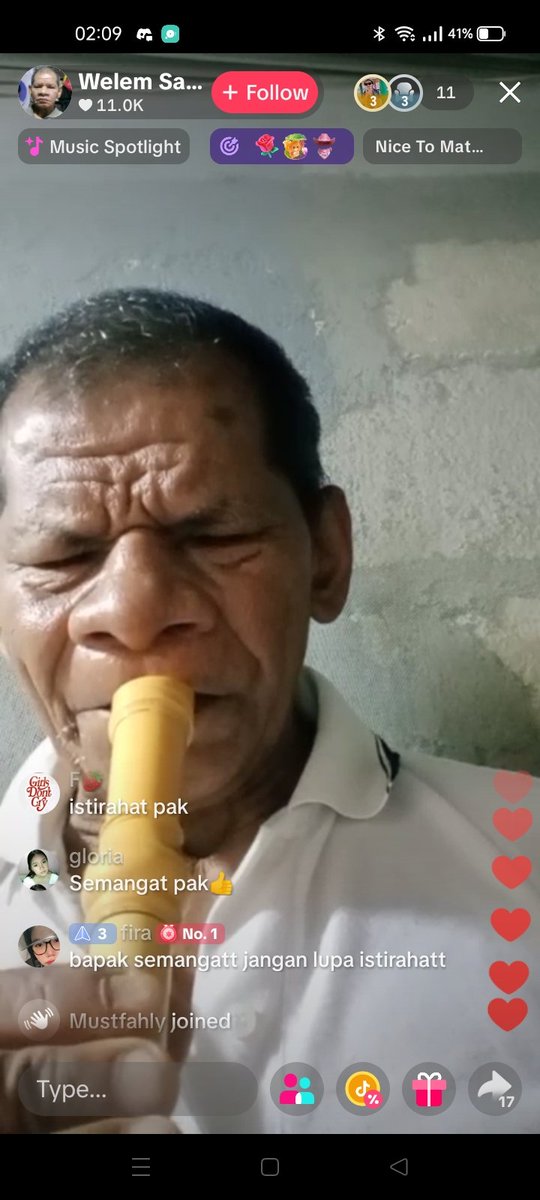 ervneedsleep's tweet photo. gw ga mocking bapaknya atau apa justru respect bngtt PLUSSSS SEXIHHH PAS LIVENYA LEWATT ;((( HE JUST LOOK LIKE MY GRANDPA BACK THEN HIKSSS https://t.co/wbyTxcVyJM