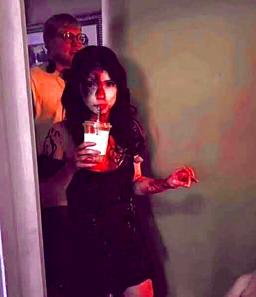 SipSutri's tweet photo. Yea bro, THIS GIRL MADE ME THROW UP BECAUSE OF HOW SCARY SHE WAS, AND THEN WE HAVE THIS BRUH, WHAT THE FUCK https://t.co/U7q0JaE28j
