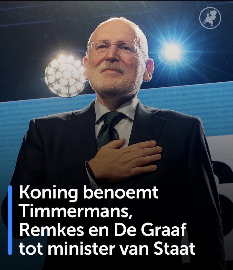 Martje008321's tweet photo. In de politiek gaat het niet om wat je kunt, maar wie je kent, dat houd de baantjes carrousel draaiende! https://t.co/nTOrkqufnv