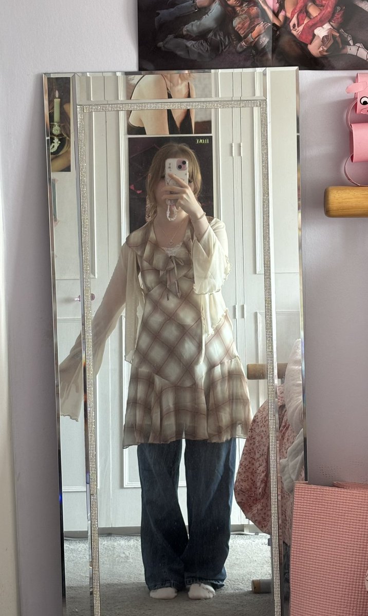 shushulives's tweet photo. outfits &amp; dogs are my happiness https://t.co/DvPC4el0mE