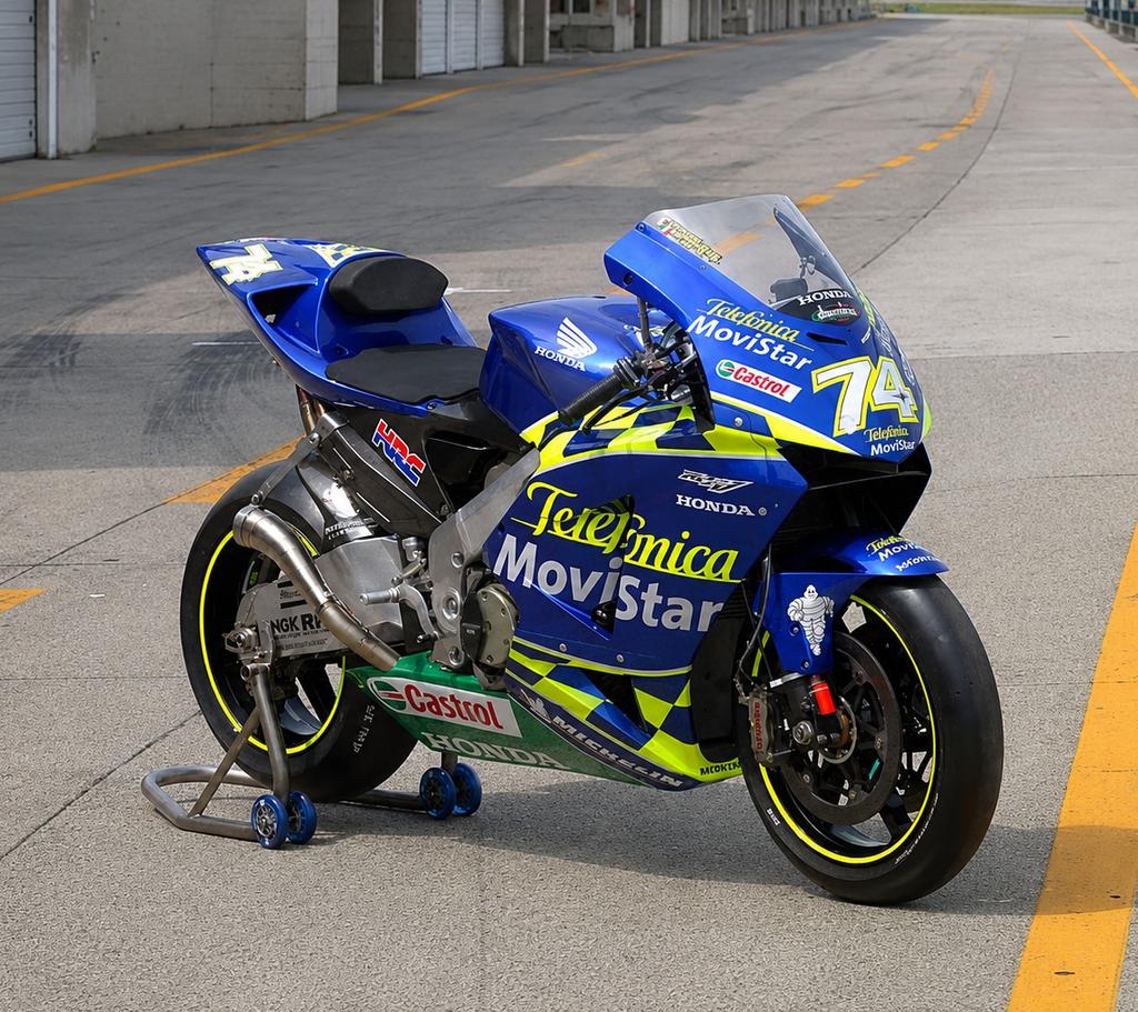 SergietoGM's tweet photo. Honda rc211v. https://t.co/5jiAPGdlJF