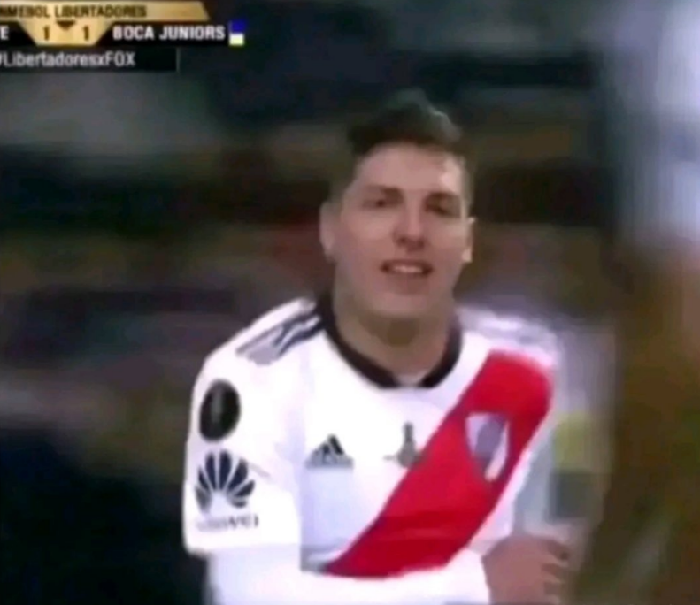 OOC_DAVO's tweet photo. Viajero en el tiempo: *mueve una piedra*   

La línea temporal: https://t.co/hGBzNjj3bm