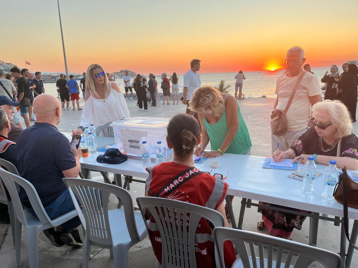 YeniPartiAda's tweet photo. Adalet ve Dayanışma Çadırımızda her gün 18.00–22.00 saatleri arasında; Belediye Başkanımız Sayın Ömer Günel’e ulaştırılmak üzere kurduğumuz mesaj masasında sizleri bekliyoruz.

İnanıyoruz ki yazacağınız her satır; dayanışmamızın sesi, umudumuzun gücü olacaktır. https://t.co/lqpVamnfbp