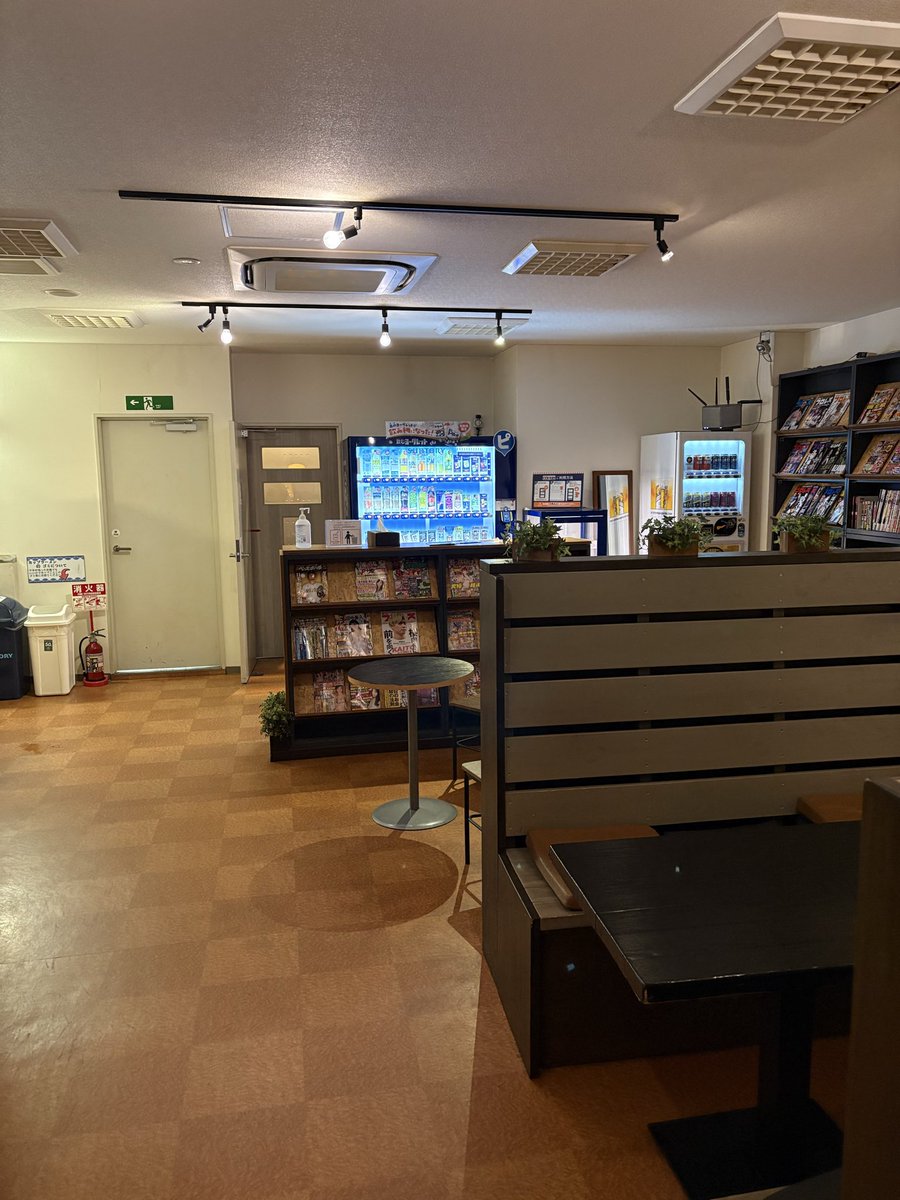 tv_a6a's tweet photo. 誰もおらんやん
通天小町 https://t.co/v9j0GjUPsw