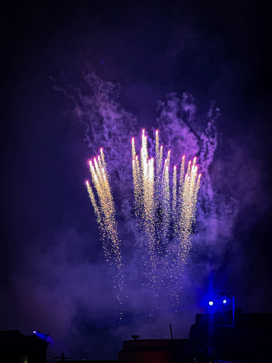 hit_usj's tweet photo. 🎆　

#USJファン https://t.co/oddM41SgZQ