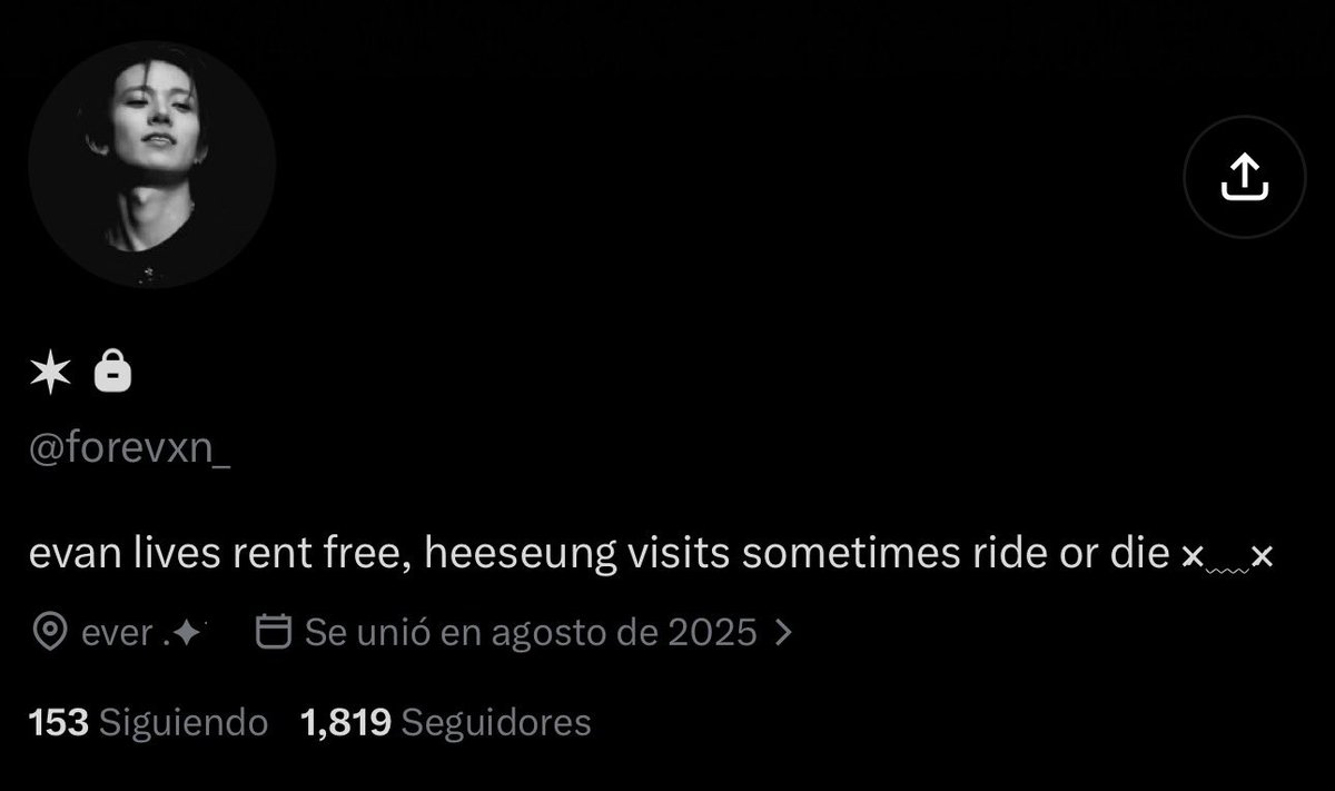 venulx's tweet photo. is the lock thing a new emoji for evers? why are they all putting it https://t.co/IJAirOsvws