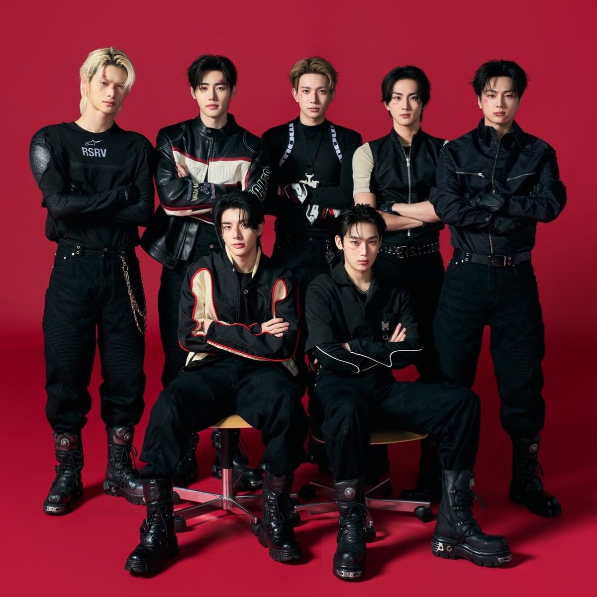 evanisheeseung7's tweet photo. Ot7 attendance CHECK 
Taking an OT7 attedance for last time!! 
#MyENGENE_era 
#BoycottHYBE_Belift https://t.co/7IM9zwADaV