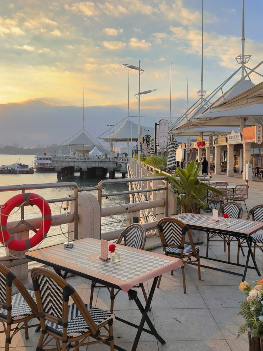 rolmatsch's tweet photo. [Just wrapped up a quick day trip to the coastal town—sunset views + fresh seafood hit different! ]， https://t.co/0n4sk2nf7q