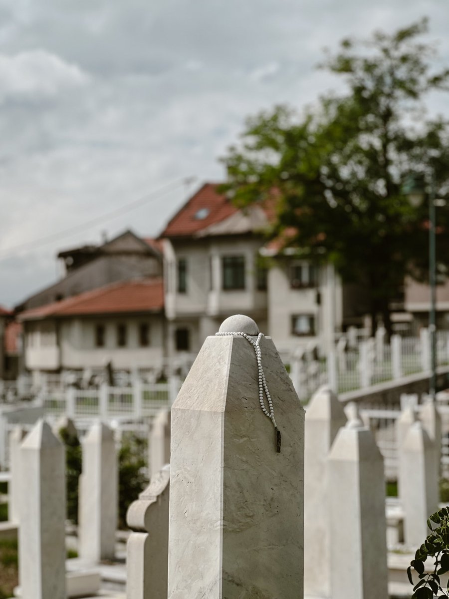 zeyvedar's tweet photo. remember srebrenica. https://t.co/Qp0EJlnNuU