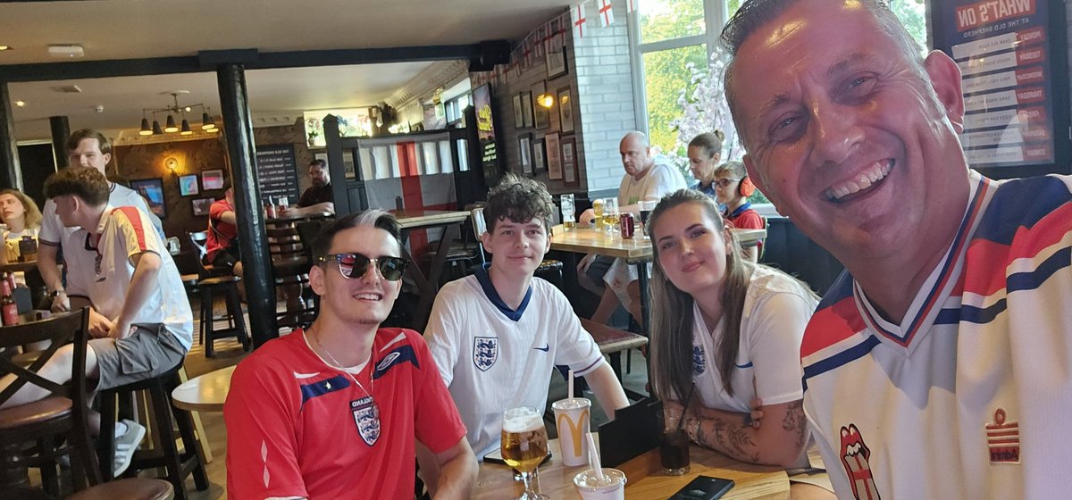 amyyates__'s tweet photo. All ready at The Old Shepherd in Cov #SSNThreeLions #pusb https://t.co/z4FKTV8GFc