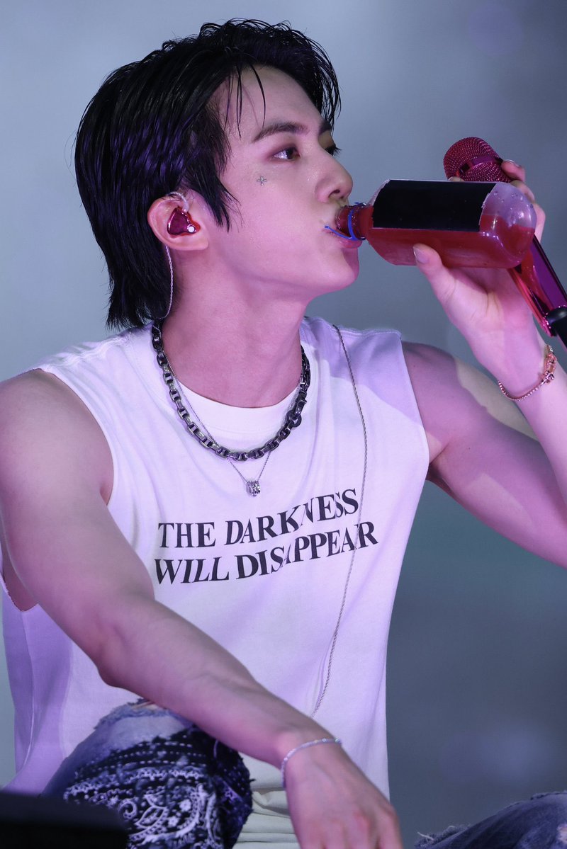 hourjinnie's tweet photo. CANCEL THE TOUR https://t.co/QMGlQVfAkE