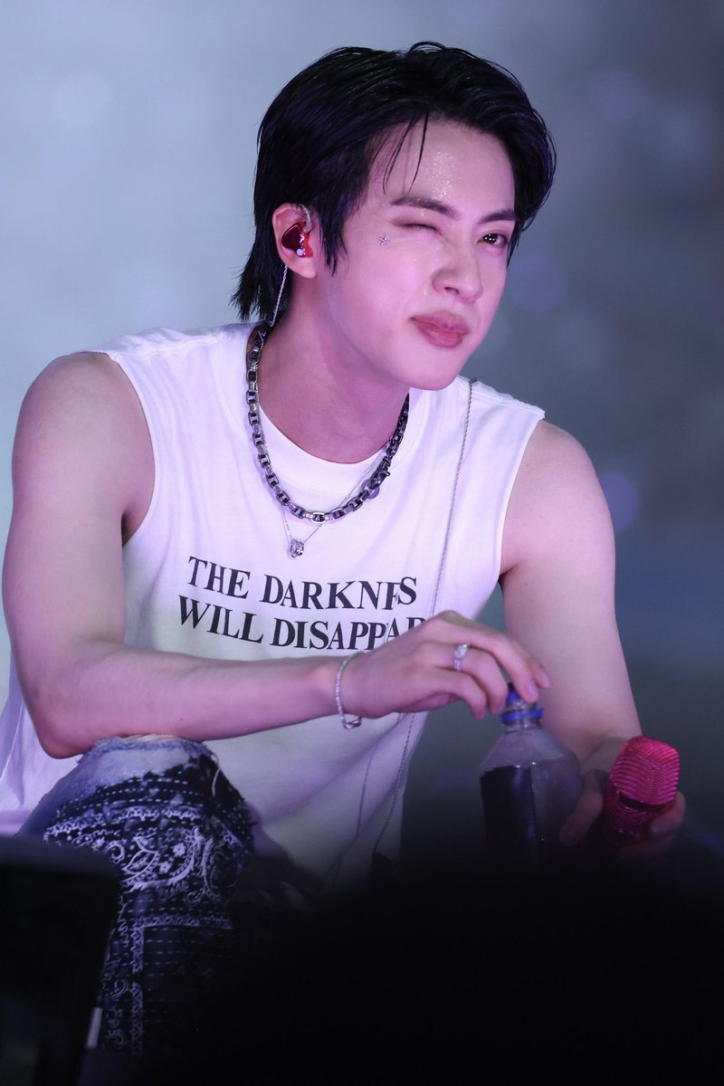 for_seokjin1992's tweet photo. He is rocking our hearts today!🔥🔥🔥

MUNICH IS ROCKING FOR JIN
#BTS_WORLDTOUR_ARIRANG
#BTS_WORLDTOUR_ARIRANG_MUNICH https://t.co/0hqBPVQClF