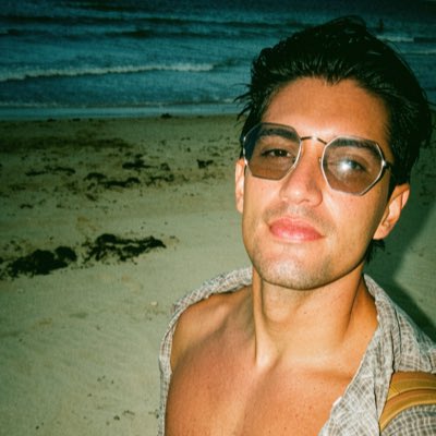matiascarrio's tweet photo. #NewProfilePic https://t.co/TSMAONISNr