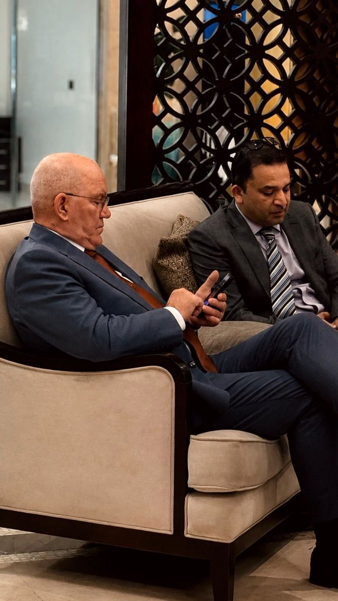 rasa20300's tweet photo. لأن الإنجازات الكبرى تستحق تنظيمًا يليق بها
كان لشركة رص شرف إدارة الخدمات اللوجستية لاستقبال سفير مملكة هولندا لدى المملكة هانز بيتر فان دير فاوده وكبار الشخصيات في مناسبة شهدت توقيع اتفاقية استراتيجية تجاوزت 600 مليون ريال.

نفخر بأن نكون خلف الكواليس في صناعة لحظاتٍ تصنع المستقبل🫡

#نصنع_الفرق