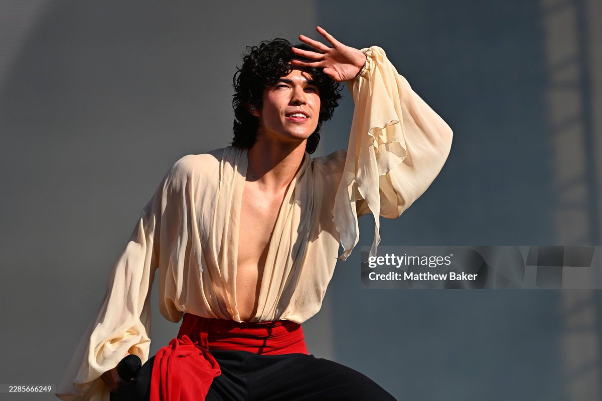 conanpopbase's tweet photo. CONAN DURING HIS SET AT HYDE PARK TODAY! https://t.co/89XfGJchLY