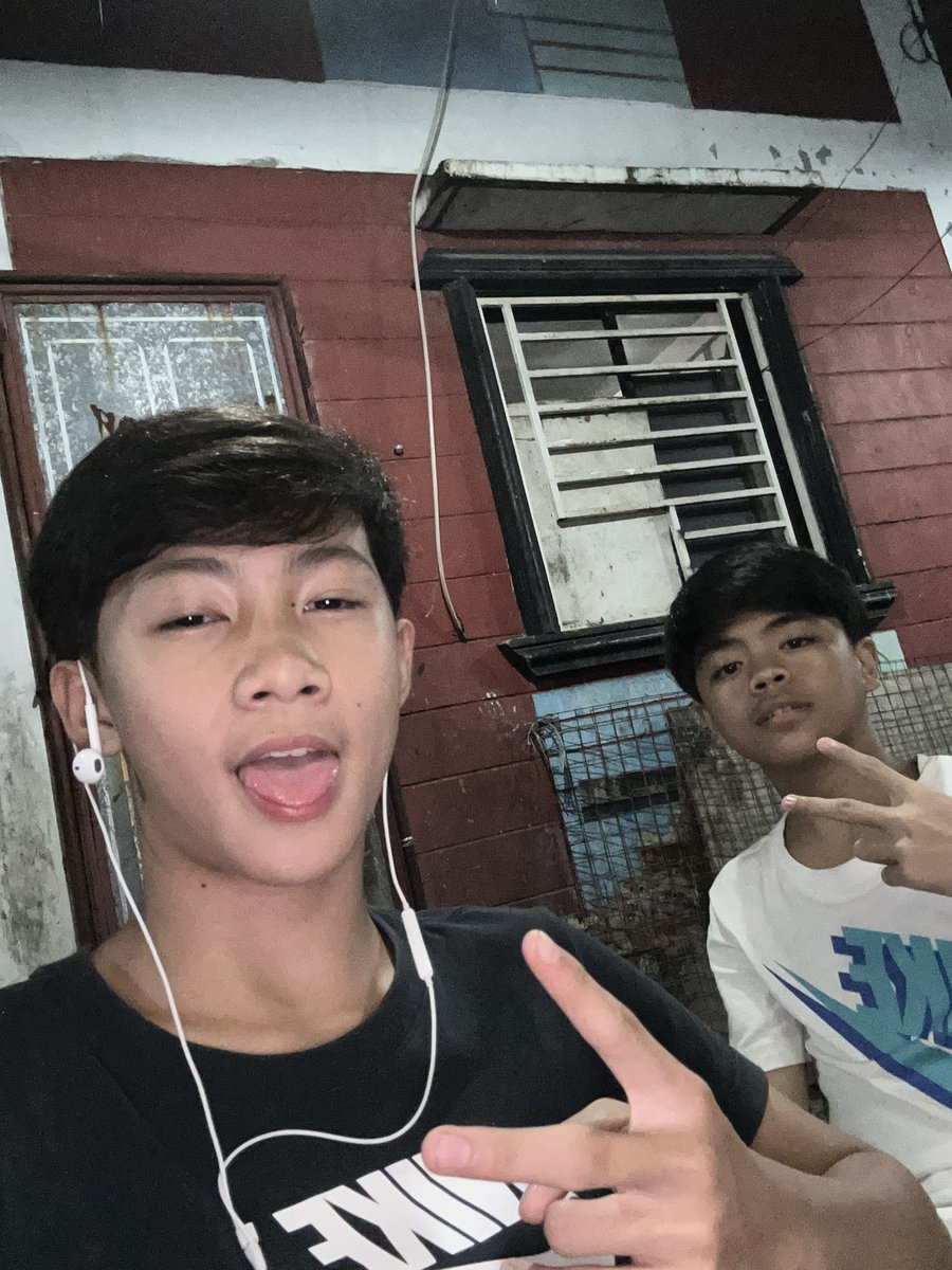 xaaroonyg's tweet photo. Dm me and my cousin🥵💦💦💦 https://t.co/mWFn7XumxY