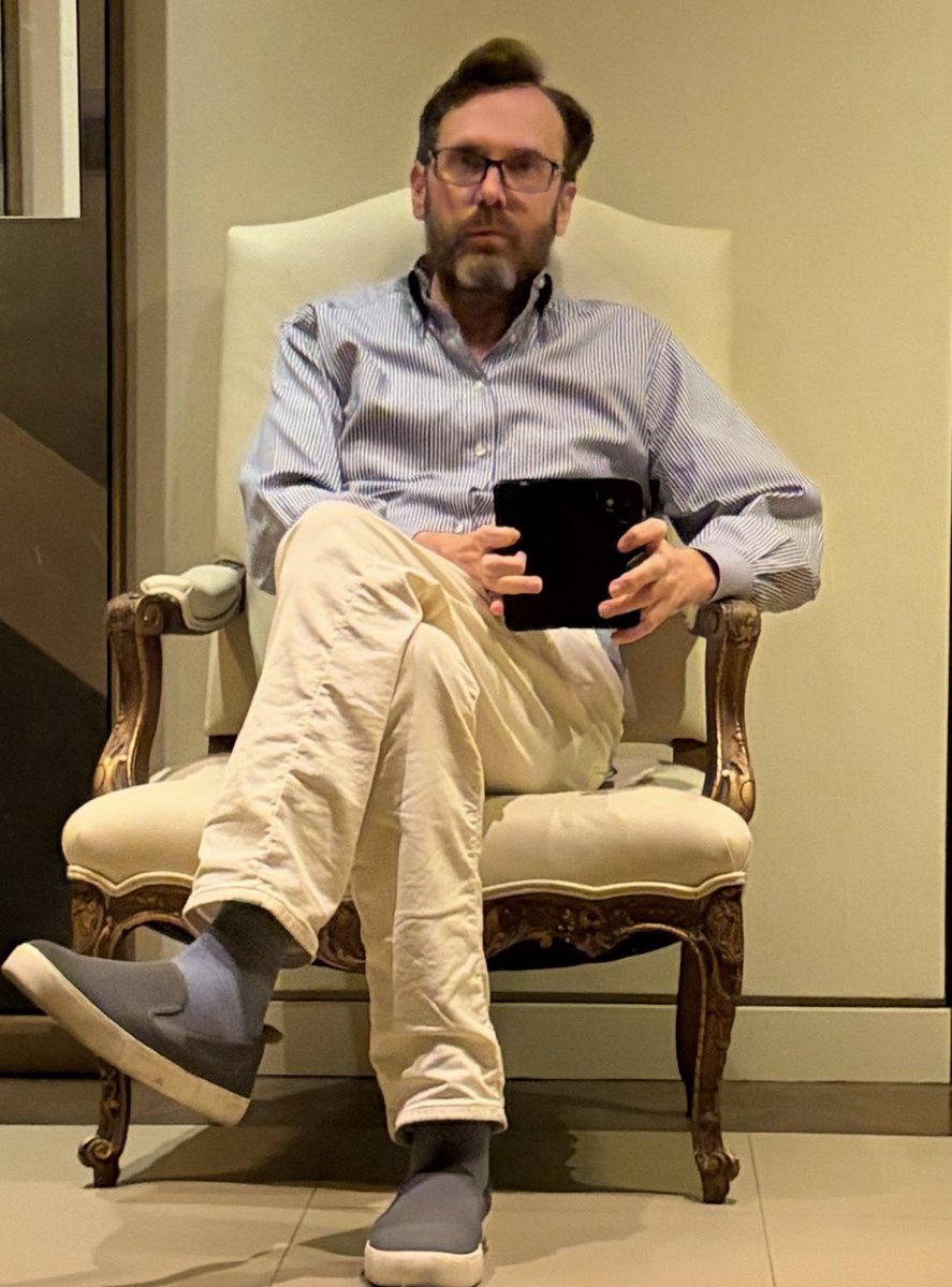 jeremymstamper's tweet photo. People think pics of me are A.I. because the fingers are all wrong.

It’s called a genetic deformity people!

@Precigenetics fixes this. https://t.co/yq0vMUlIjT