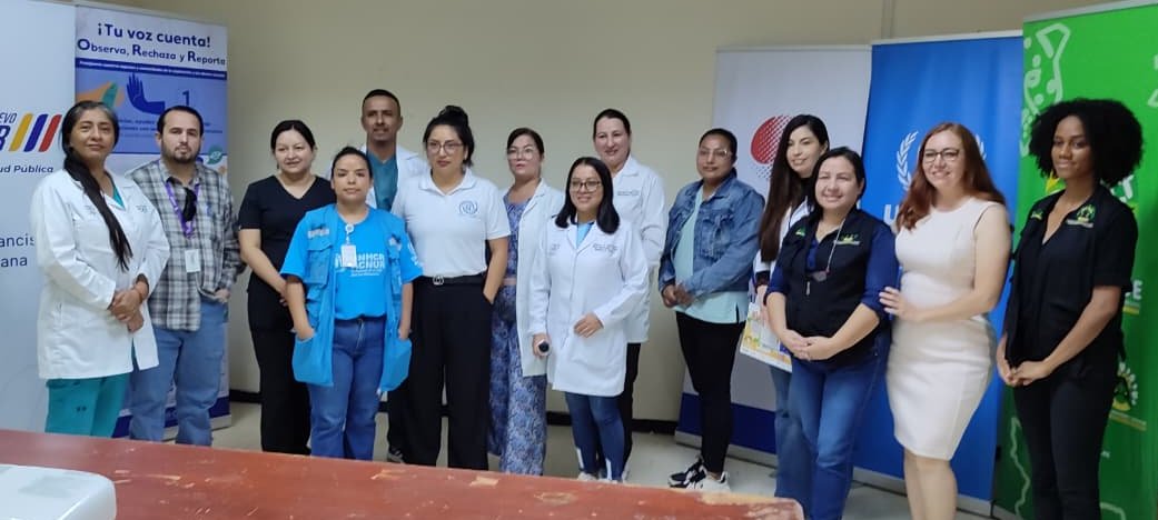 OIMEcuador's tweet photo. #LagoAgrio | Junto a COCAPRODE, y con el apoyo del @Salud_Ec, realizamos el Taller de Sensibilización sobre Violencia Basada en Género (VBG) y Trata de Personas (TdP), dirigido a personal de primera línea del Hospital Francisco de Orellana. 

Gracias a @MOFAkr_eng 
@IOMSeoul https://t.co/mHDBwjhP9P