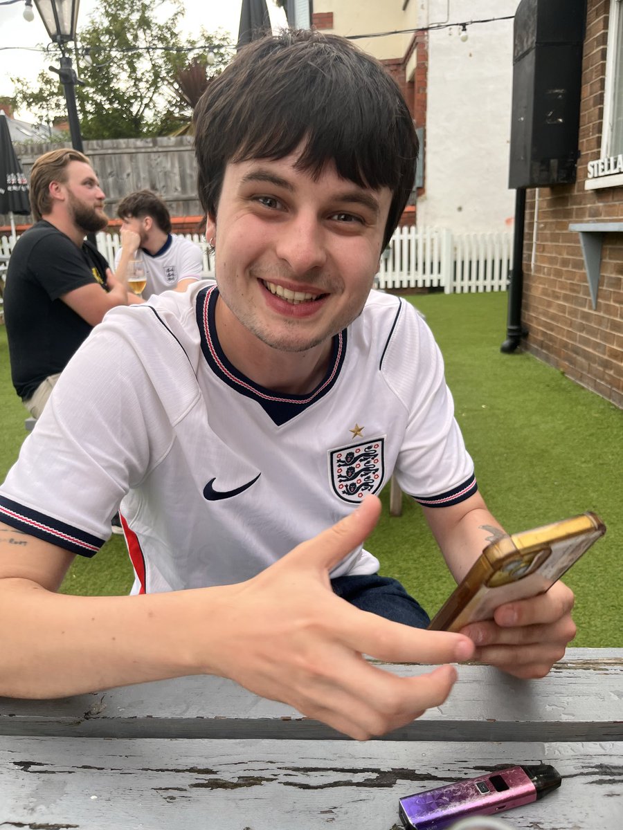 lotsofhands tweet picture