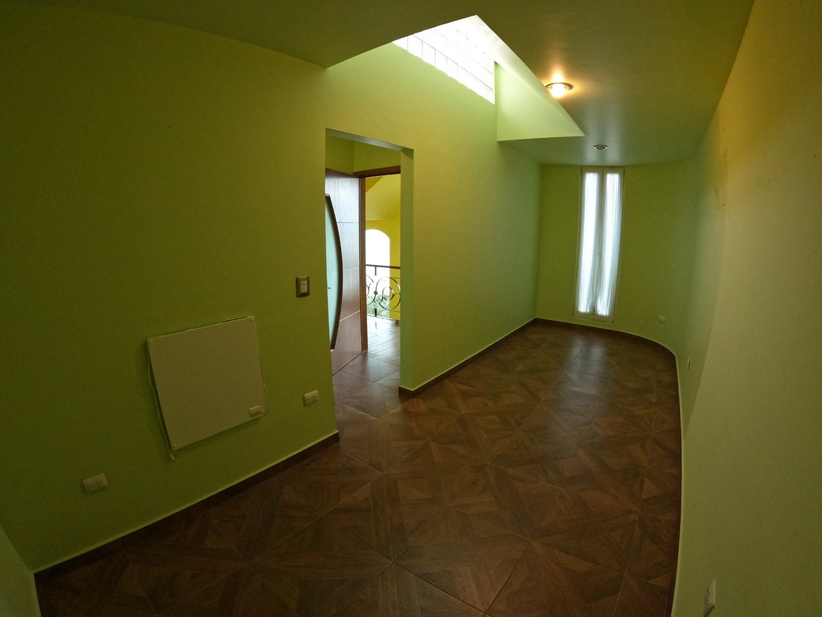 Terrekasas's tweet photo. Casa en Venta en Zacatecas en Privada Lomas de Galicia, en planta alta con 4 habitaciones (principal con vestidor, baño con regadera y jacuzzi) estudio y 1 baño, en planta baja cuenta con 1 habitacion (con vestidor y baño), sala con domo, comedor, cocina integral,etc. $9,500,000 https://t.co/w0y2pgAmno