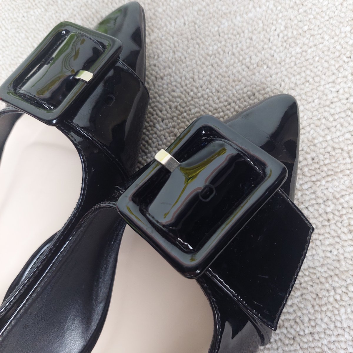 senionyla's tweet photo. Urban &amp; Co flatshoes fidelya - Hitam 
Ukuran 37
Di ofc store masih 170k-an

💟 Splitpay only 90k
🍊 Bisa oren, gratong, cod.

Link cek bio, detail? Dm
Wts preloved like new https://t.co/V8vsXwOtsw
