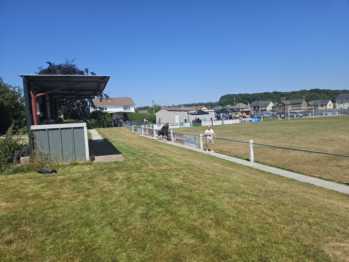 buncranaboy's tweet photo. Broadwell Amateurs 3 Lydney Town 3 in PSF, attendance 111. A fine Step 7 v Step 6 contest on a baking day in the Forest of Dean in a ground last visited 20 years ago. https://t.co/bRKBUlwnd0