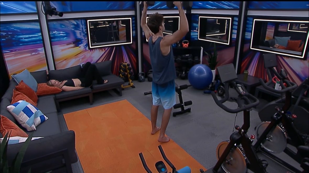 TheBigBroTea's tweet photo. I love that they put a couch in the gym this year #bb28 https://t.co/c2vtAOtEjU