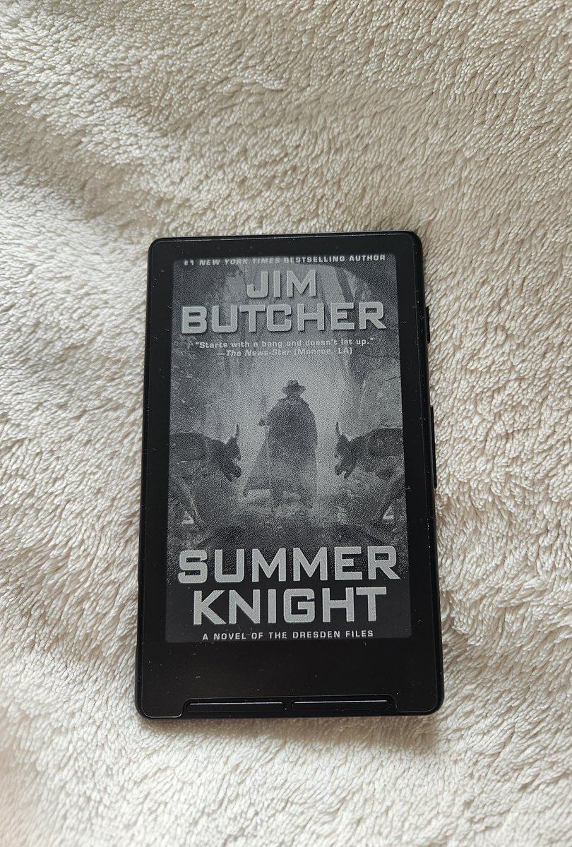 NovelHypothesis's tweet photo. Summer Knight (Book 4) by Jim Butcher - 3/5⭐️

Harry investigates a murder tied to faeries. Recurring characters and callbacks make this less standalone. The humor is present, though it gets repetitive. I also expected more resolution, but I guess that waits for the next book https://t.co/tjesDCwqOu