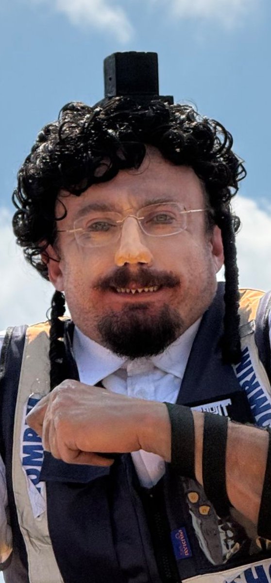 AlfredAlfer77's tweet photo. @wigger Leon Trotsky has returned just in time to usher in the surveillance state 💯 https://t.co/WyuM1PdWq6