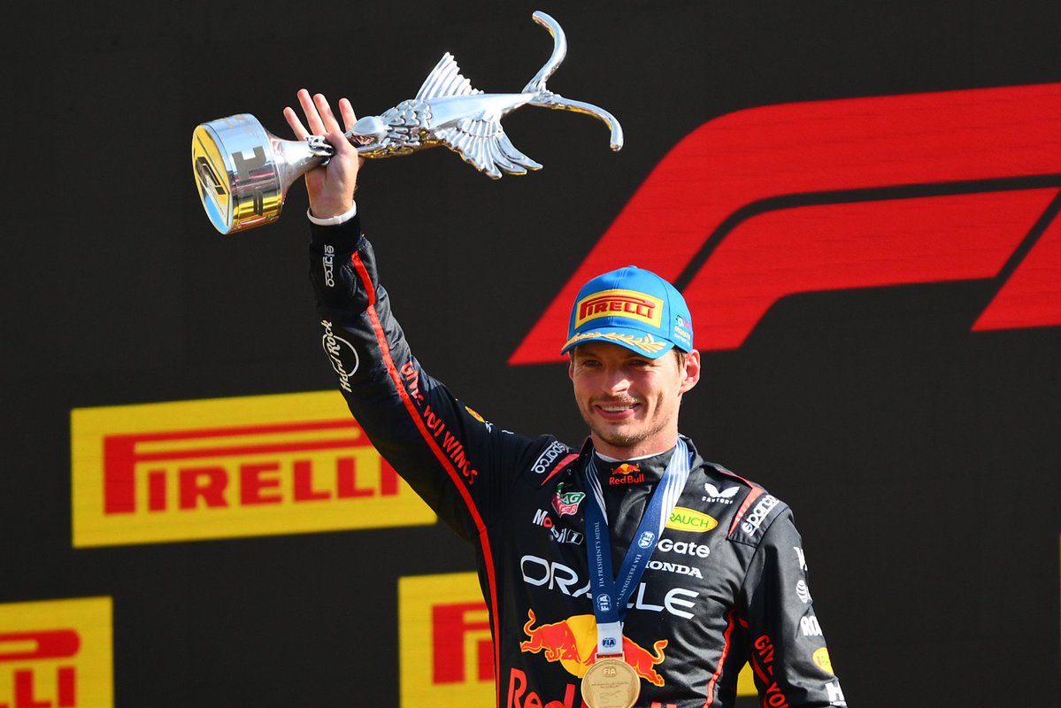 F1BigData's tweet photo. The 4 drivers on the current grid with the longest streak of consecutive podiums are 3 world champions and Oscar Piastri

🇬🇧 Lewis Hamilton - 16
🇪🇸 Fernando Alonso - 15
🇳🇱 Max Verstappen - 15
🇦🇺 Oscar Piastri - 8 https://t.co/hRHTlhTByq