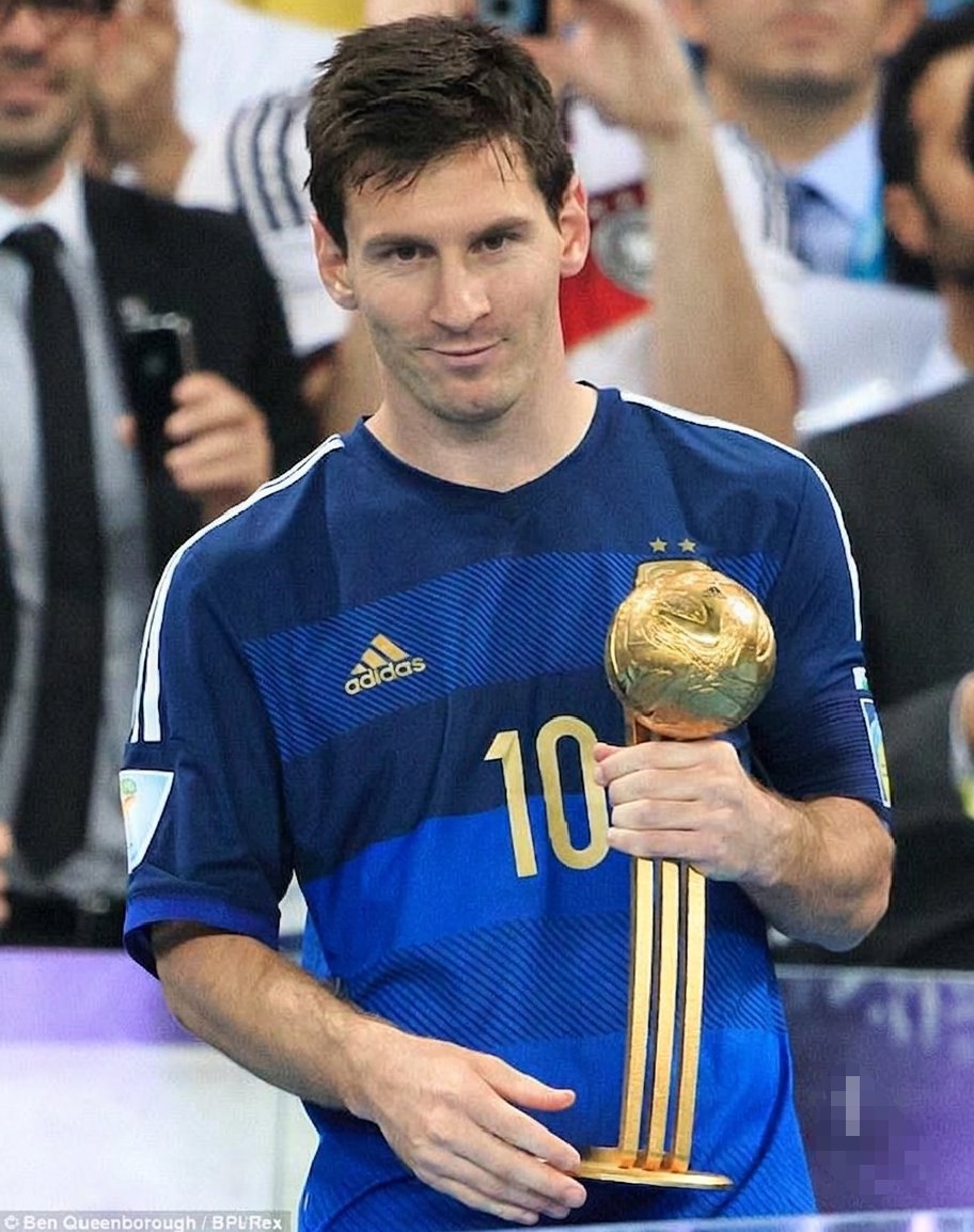 VARVerdict43's tweet photo. The 2014 World Cup Golden Ball robbery needs to be studied. 😳
Messi won MVP with 0 knockout goals, while these two completely dominated the tournament:
🇨🇴 Rodriguez: 8 G/A (3 in knockouts)
🇩🇪 Müller: 8 G/A (3 in knockouts)
🇦🇷 Messi: 5 G/A (1 in knockouts)
Biggest PR carry ever? https://t.co/CKQ87zXGT6