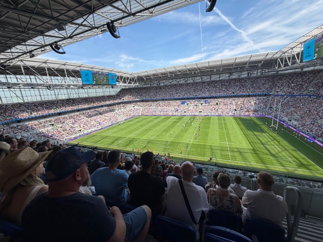 TonyBugby's tweet photo. The rail journey to and from Liverpool to watch @EnglandRugby thrash @fijirugby 73-8 was horrendous - missed the first of England's 11 tries - but saw outrageous talent Henry Pollock bag second-half hat-trick and teenage starlet Noah Calouri a debut touchdown #RedRoses #FIJvENG https://t.co/DMOzJlvAO9