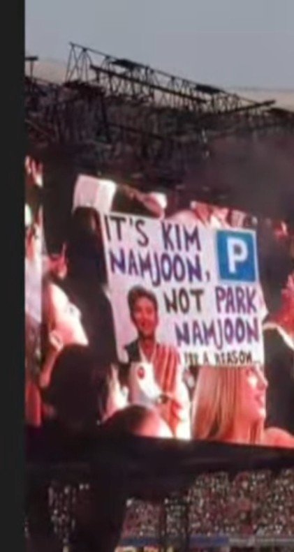 bt7_seven's tweet photo. "ITS KIM NAMJOON NOT PARK NAMJOON" 😭😭😭 https://t.co/rSe05J2Twi