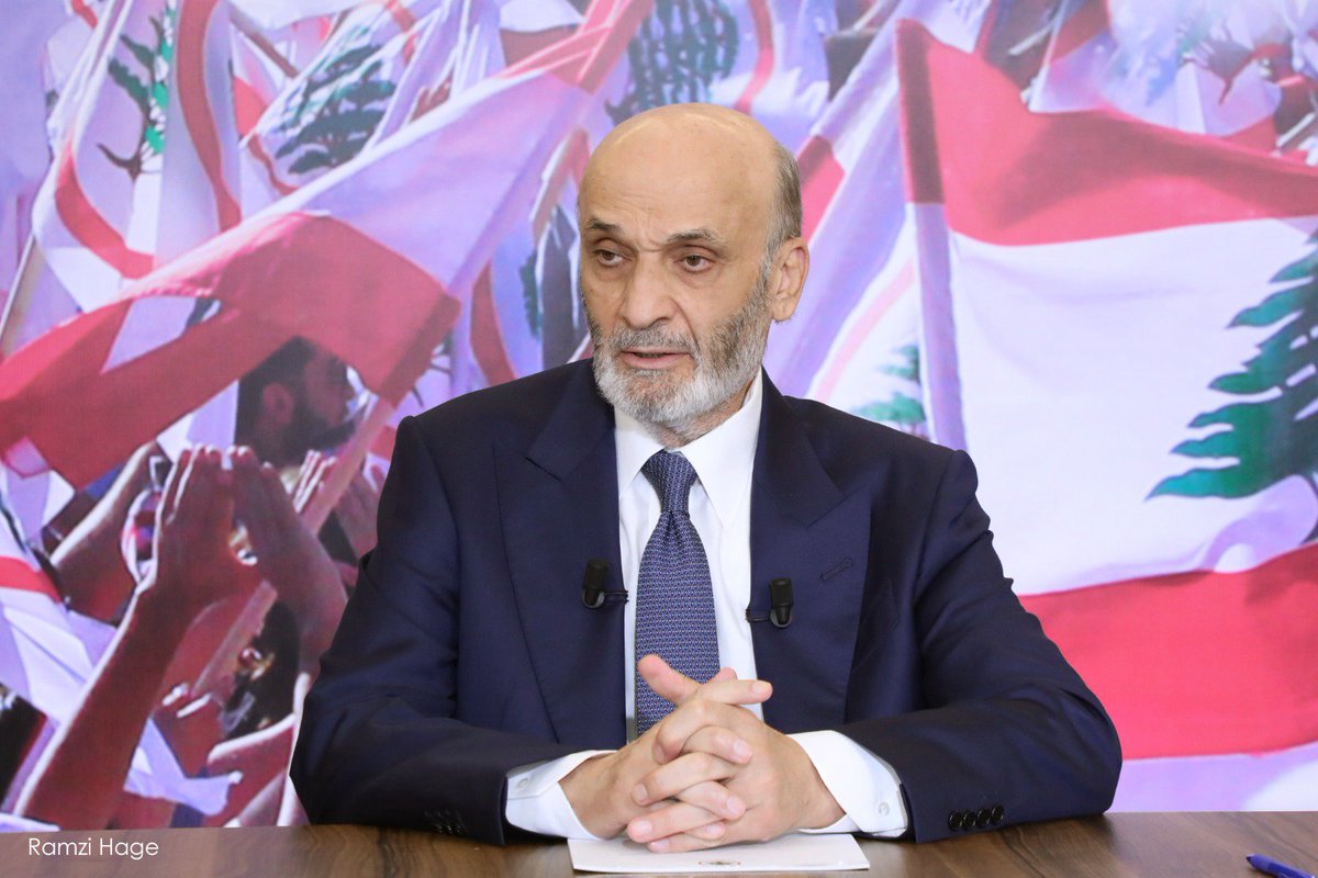 DrSamirGeagea's tweet photo. ضمن برنامج "قابل للجدل" عبر قناة العربية:

إذا أردت أن آخذ تصريحات الرئيس الشرع كلها، فبصراحة لا أجد شيئًا أقلق منه. لم أرَ شيئًا يدعو إلى القلق. رأيت طرحًا دولتيًا بالدرجة الأولى. هناك دولة تتحدث، وليس حزب البعث. دولة تتحدث بمنطق الدولة، وتعرف أن هناك دولة أخرى جارة لها، وليس قطعة أرض أخذها منها اتفاق سايكس – بيكو وتريد أن ترى كيف تسترجعها ولو مواربة. طرح الرئيس الشرع معتدل ومنطقي، وبالتالي لا توجد لدي علامات استفهام في هذا الإطار.