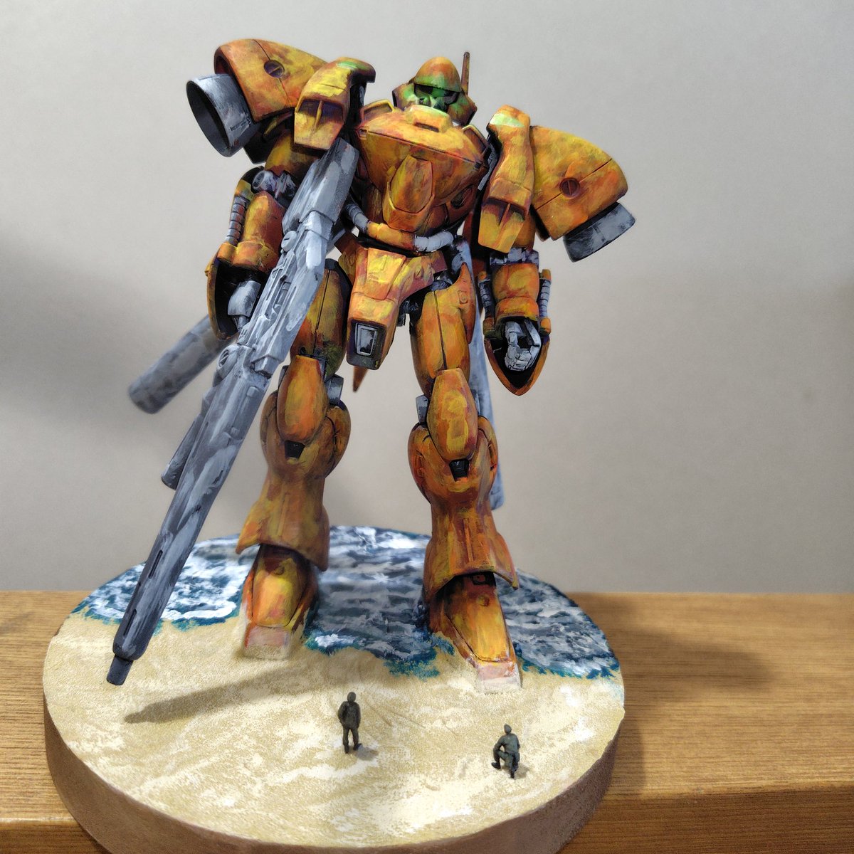 ガーベラテトラのプラモデルが完成いたしました。下地とトップコート