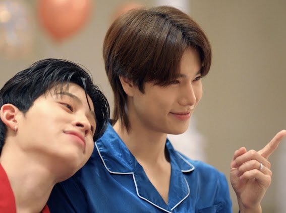 natankoss's tweet photo. @MeAndTheeGMMTV it's like I had laughter therapy today😆 It was so nice to see every character's growth. Everyone matured... except Mok. His "Khun Thee's bodyguard" firmware is permanently installed. 🤣🤣🤣🤣 
Love it🩷
#PeachAndMeSeriesEP1 https://t.co/4qy0oNOSQ4