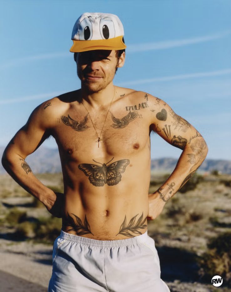 cherrykissyy_'s tweet photo. still not over this photo shoot btw https://t.co/G1xhOe2fPK