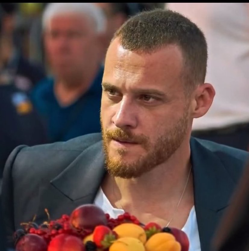 miabrsnw's tweet photo. como pode ele existir e não ser o meu futuro marido? 😭😭😭 https://t.co/jwHVcfU8BZ