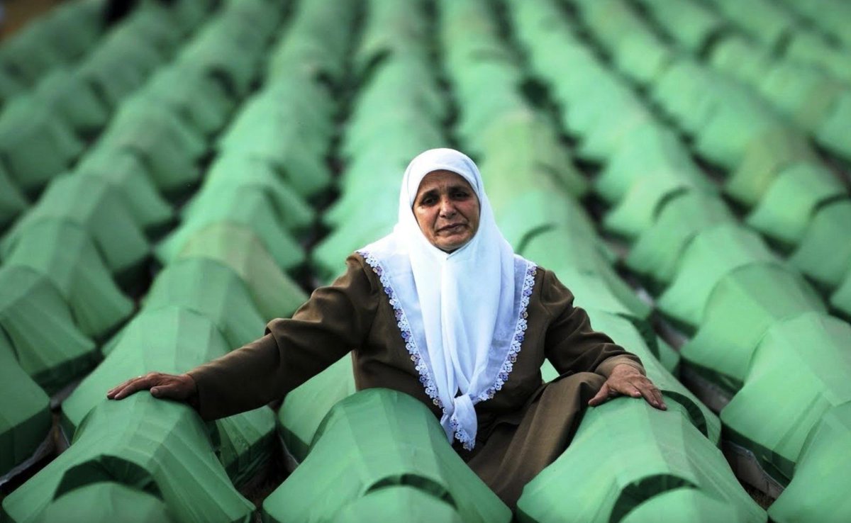 mhmtcmlhmdr's tweet photo. 11 Temmuz 1995'de Bosna'daki soydaşlarımıza Sırp Ordusu tarafından kahpece yapılan Srebrenitsa Katliamı'nı unutmadık!

Tüm şehitlerimizi rahmet, minnet ve dualarla anıyoruz. https://t.co/vxCdc9Wml8