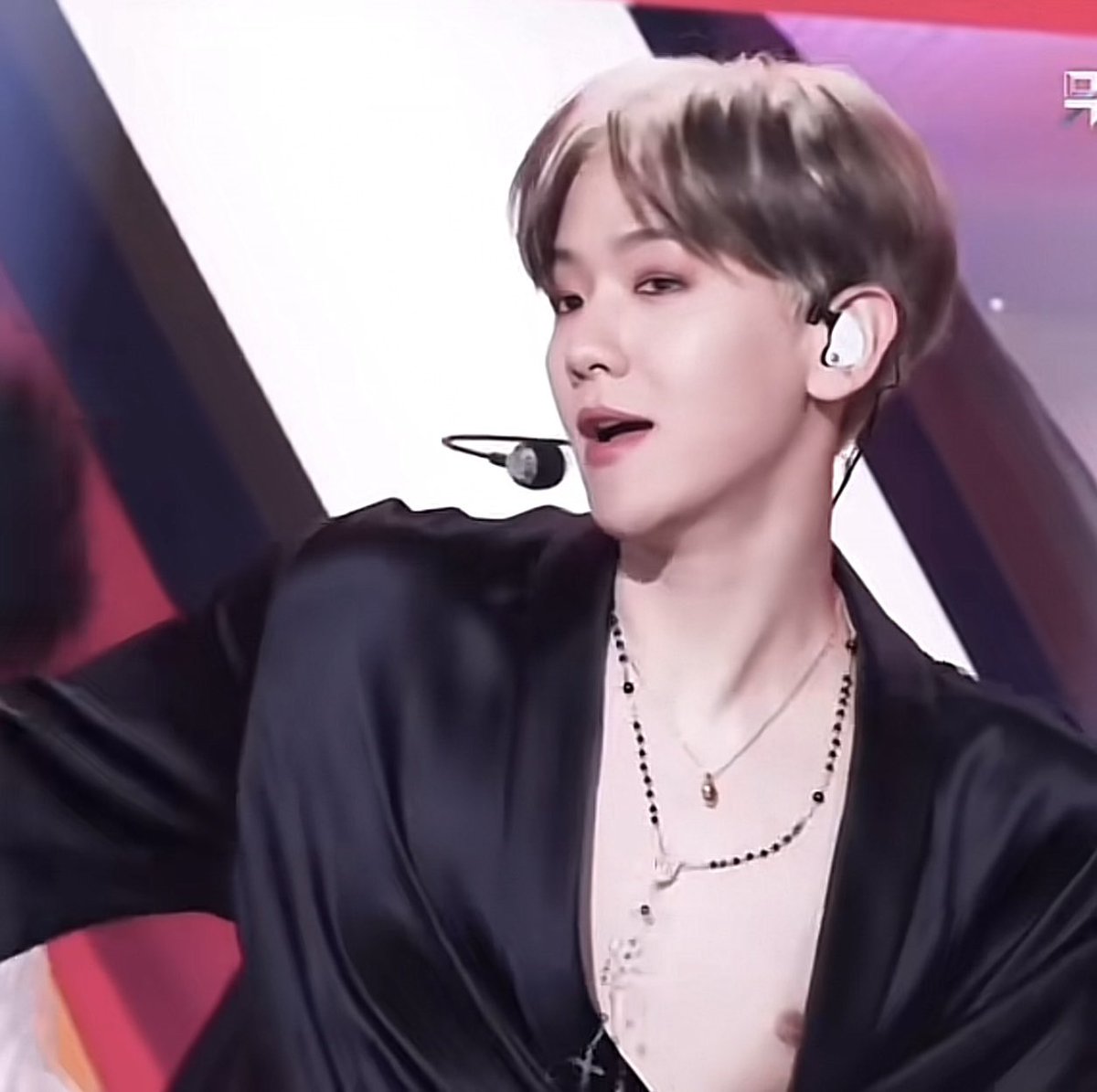 Lu_exo82's tweet photo. #nippleHyun we missed you 💘 https://t.co/WjWwhgEhCt